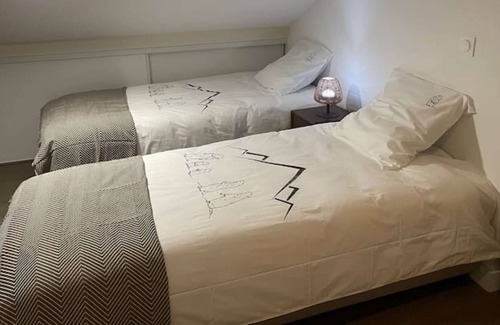 Saint-Etienne-de-Tinee Apartment | Holiday Apartment 'Superbe 3 Pieces Classé 4 Étoiles' with Mountain View, Shared Pool & Wi-Fi