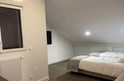 Saint-Etienne-de-Tinee Apartment | Holiday Apartment 'Superbe 3 Pieces Classé 4 Étoiles' with Mountain View, Shared Pool & Wi-Fi