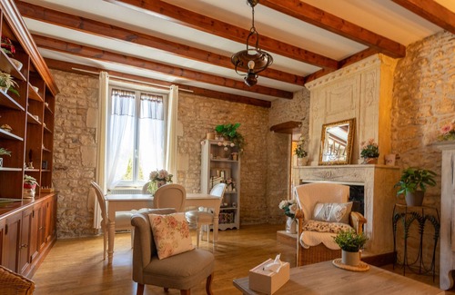 Saint-Sulpice-de-Royan House | Holiday Home 'Maison charentaine proche Royan' with Terrace & Wi-Fi