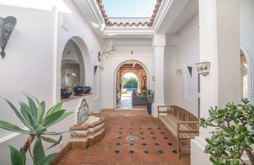 Benalup-Casas Vieja House | Holiday Home 'Iris' with Private Pool, Wi-Fi and Air Conditioning