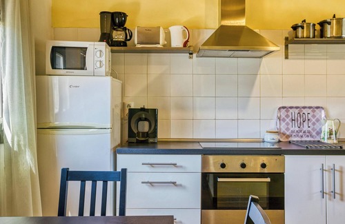 Torroella de Montgri Apartment | Holiday Home 'Castell del Montgrí Amunt' with Mountain Views and Wi-Fi