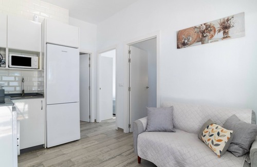San Ambrosio House | Holiday Home 'Apartamentos La Esencia Del Sur B' with Shared Pool, Wi-Fi and Air Conditioning