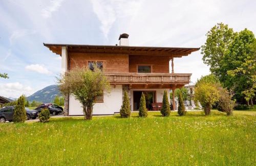 Hopfgarten im Brixental House | Holiday Home Brixen Valley Ski Bus Access