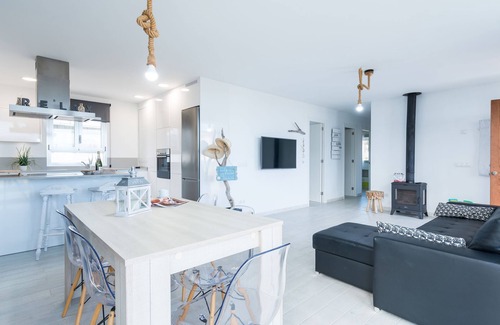 Son Serra de Marina House | Holiday Home 'Es Mollet' with Sea Views, Private Pool and Wi-Fi