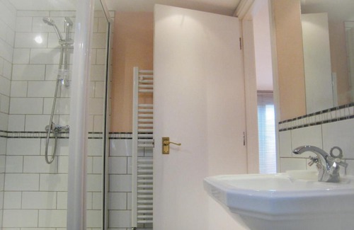 Twickenham Riverside House | Holiday Home Alexandra Place by Interhome