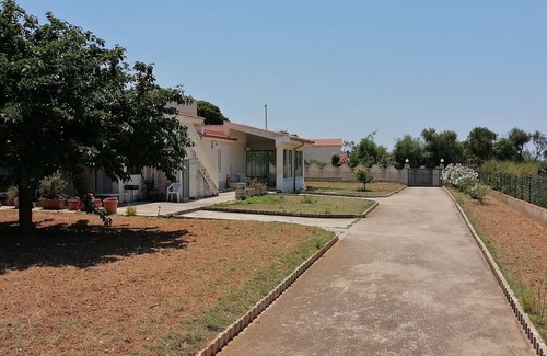 Santa Maria del Focallo Villa | Holiday Home 200 meters from beautiful Sandy Beach Ispica Cirica
