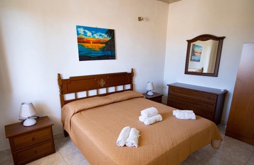 Marsala House | Holiday Home "A Due Passi Dal Mare" with Sea View & Wi-Fi