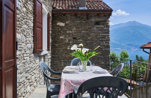 Calozzo House | Holiday Home Alex by Interhome