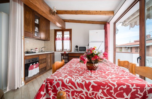 Budoni House | Holiday Home 'Al Mare Da Mémé' with Sea View, Private Terrace and Air Conditioning