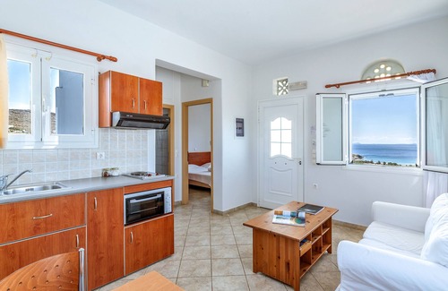 Agios Ioannis House | Holiday Home 'Anemologio 102 Tinos' with Sea View, Wi-Fi and Air Conditioning