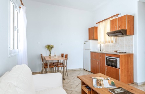Agios Ioannis House | Holiday Home 'Anemologio 102 Tinos' with Sea View, Wi-Fi and Air Conditioning