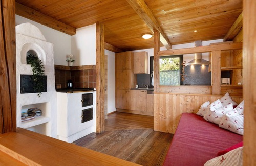 Gerlosbergeben House | Holiday Home 'Anton' with Mountain View, Private Terrace and Wi-Fi