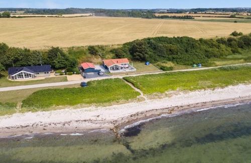 Assens House | Holiday Home Arnwith - 20m from the sea by Interhome