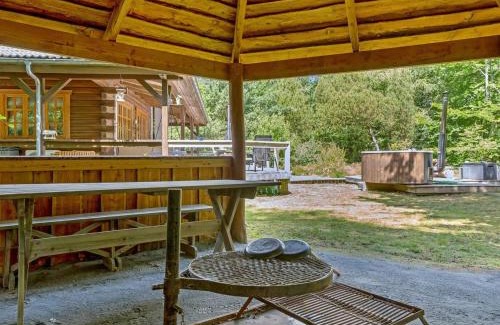 Helberskov Strand House | Holiday Home Aryan - 450m from the sea by Interhome