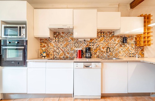 Cuxac-dʼAude House | Holiday Home 'Aux Portes De L'Aude' with Sea View, Private Terrace and Wi-Fi