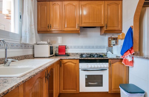 Oliva House | Holiday Home 'Avinyo' with Sea View, Wi-Fi and Air Conditioning