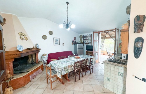 Sant'Antioco House | Holiday Home 'Belo Horizonte, near the sea' with Private Terrace and Wi-Fi
