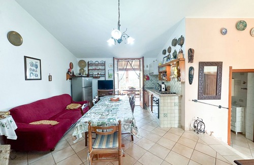 Sant'Antioco House | Holiday Home 'Belo Horizonte, near the sea' with Private Terrace and Wi-Fi