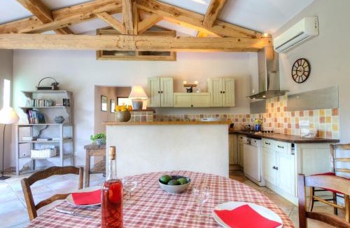 Carpentras House | Holiday Home Bezert by Interhome