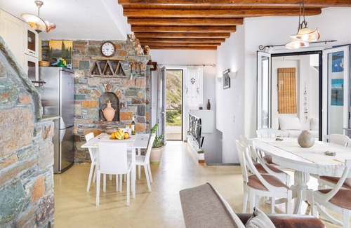 Kea House | Holiday Home 'Blue and White' with Sea View