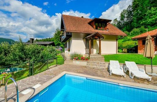 Brod na Kupi House | Holiday Home Božica by Interhome