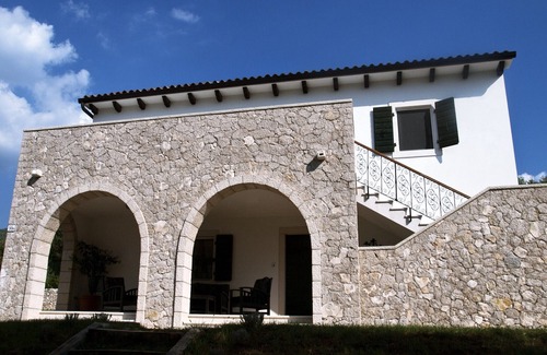 Lupoglav House | Holiday home Bruno, (14503), Boljun, hr