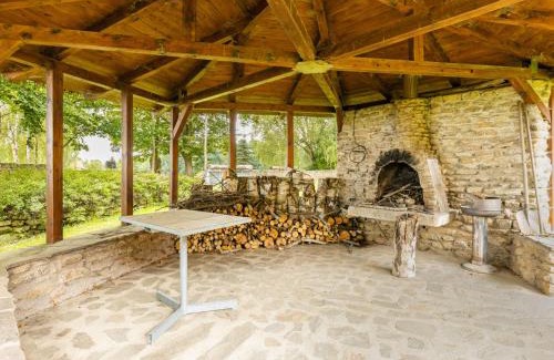 Dolni Bukovsko House | Holiday Home Bzí by Interhome