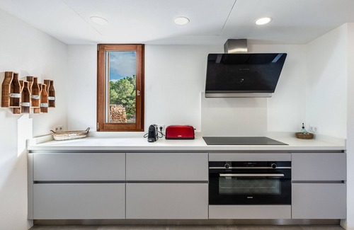 Pilar de la Mola House | Holiday Home 'Can Xumeu Ferrer' with Private Terrace, Wi-Fi and Air Conditioning