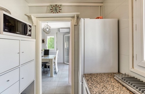 L'Escala House | Holiday Home 'Casa 3 Dormitorios' with Mountain View, Wi-Fi and Air Conditioning