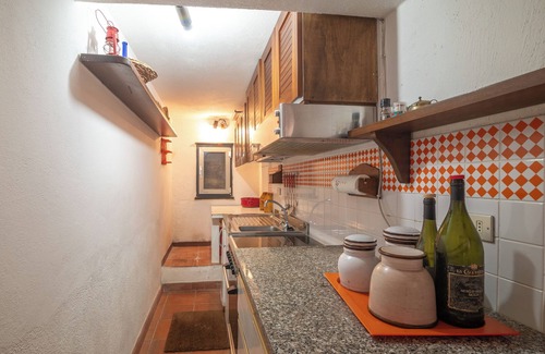 Porto Massimo House | Holiday Home 'Casa Mafele Porto Massimo' with Sea View, Private Terrace and Private Garden