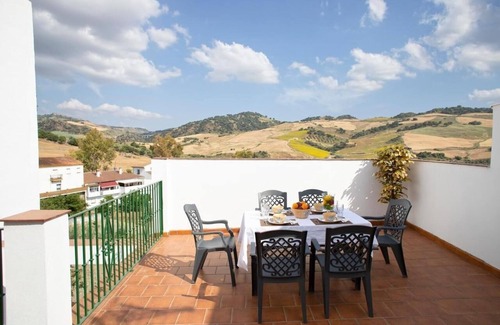Montecorto House | Holiday Home "Casa Montelucía" with Mountain View, Terrace & Wi-Fi