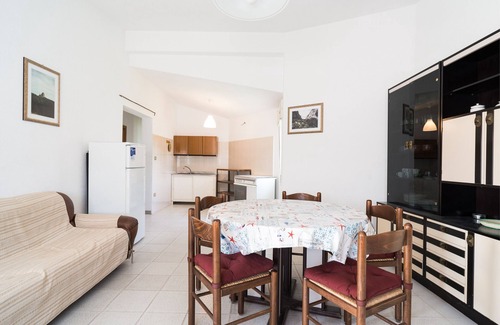 Monte Longu House | Holiday Home 'Casa Rial' with Balcony, Wi-Fi and Air Conditioning