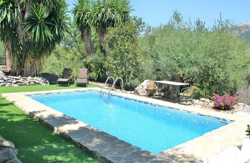 Montecorto House | Holiday Home Casa Romántica with Mountain View, Pool & Wi-Fi