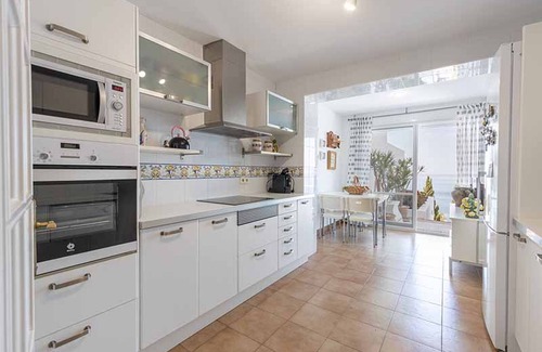 Almunecar House | Holiday Home 'Casa Villa Lumar' with Sea View, Private Pool and Wi-Fi
