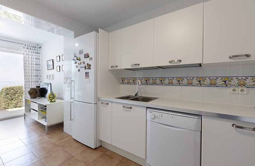 Almunecar House | Holiday Home 'Casa Villa Lumar' with Sea View, Private Pool and Wi-Fi