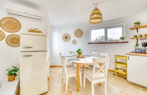 Campanet House | Holiday Home 'Casita Toni' with Sea View, Wi-Fi and Air Conditioning