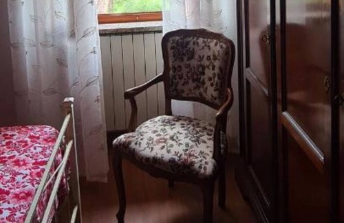 Panicale House | Holiday Home 'Cesare A Panicale' with Shared Pool, Wi-Fi and Air Conditioning
