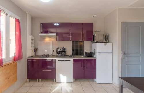 Les Vans House | Holiday Home 'Chêne' with Mountain View, Wi-Fi and Air Conditioning