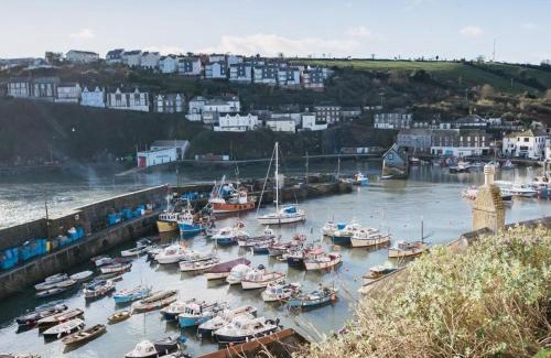 Mevagissey House | Holiday Home Cliff Cottage by Interhome