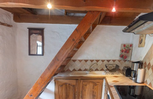 Beaumont House | Holiday Home 'Cœur Ardèche' with Mountain View and Private Garden