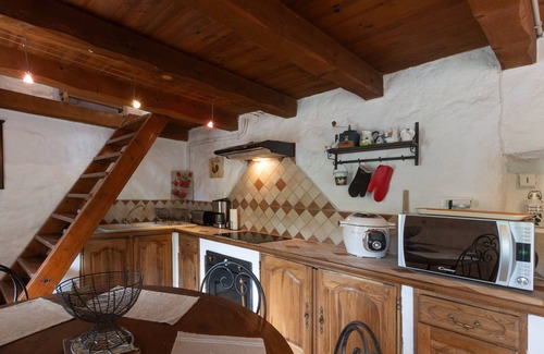 Beaumont House | Holiday Home 'Cœur Ardèche' with Mountain View and Private Garden