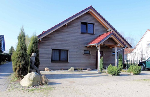 Zempin House | Holiday home comfortable with infrared cabin and garden