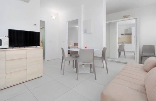 Golfo Aranci House | Holiday Home "Cormorani - Appartamento 3" Near the Beach with Sea View & Garden