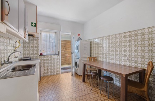 Faro House | Holiday Home 'Crt' with Private Terrace and Wi-Fi