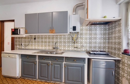Faro House | Holiday Home 'Crt' with Private Terrace and Wi-Fi