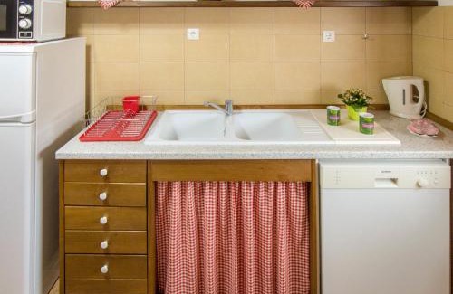 Gracisce House | Holiday Home Danica by Interhome