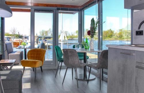 Municipality of Uitgeest Resort | Holiday Home De Meerparel-1 by Interhome