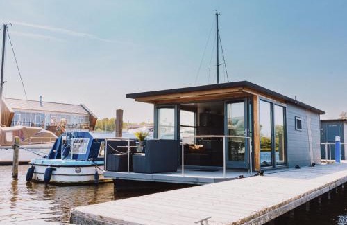 Municipality of Uitgeest Resort | Holiday Home De Meerparel-1 by Interhome