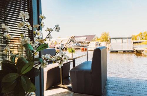 Municipality of Uitgeest Resort | Holiday Home De Meerparel-1 by Interhome