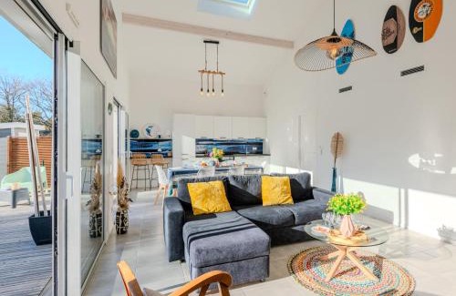 Aureilhan House | Holiday Home Domaine de Peyroutic by Interhome